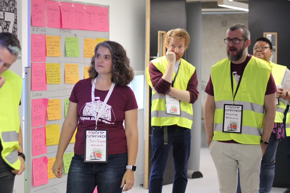 Siân volunteering at the Open Data Camp unconference